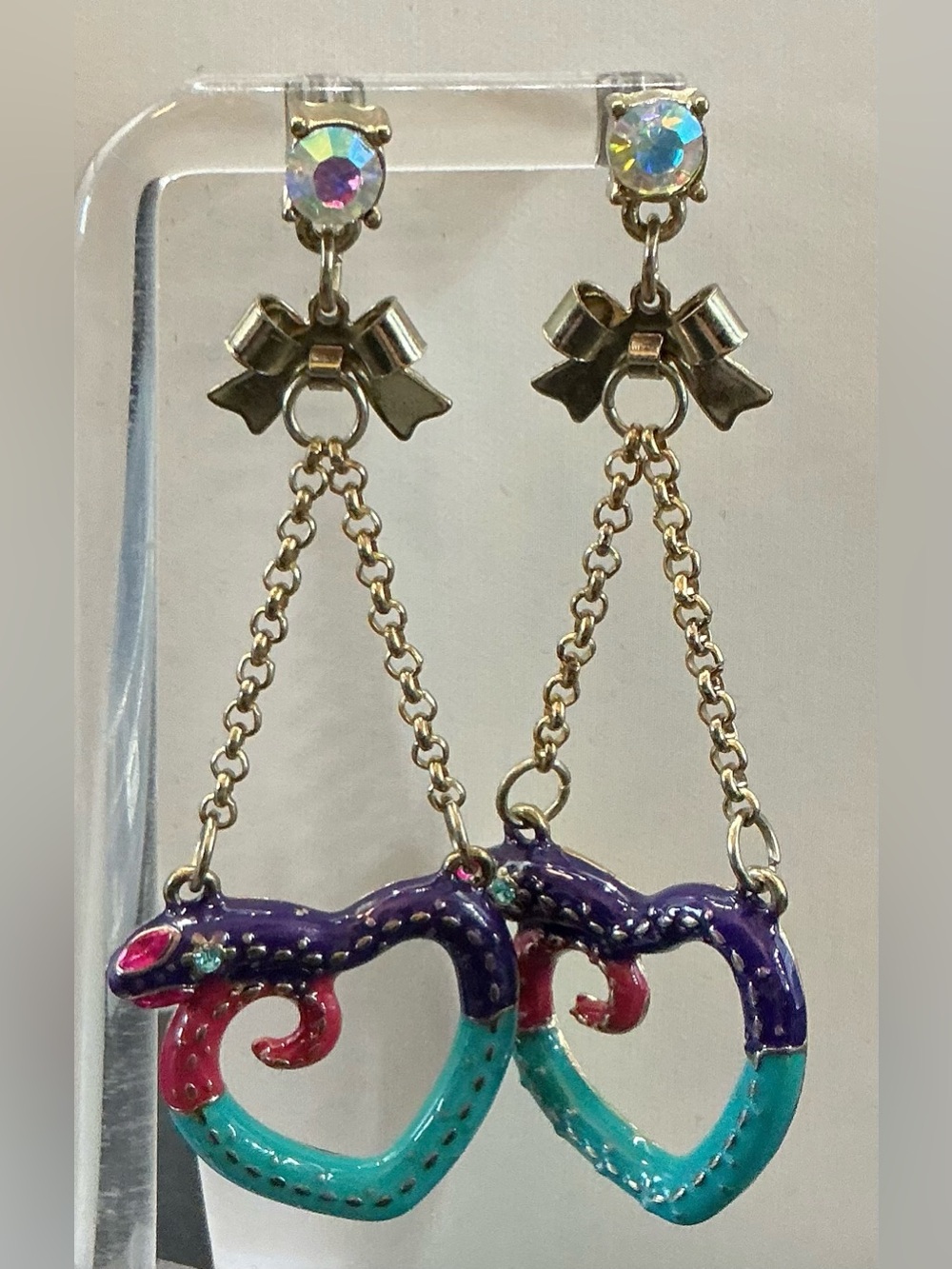 BETSEY JOHNSON MULTI COLOR HEART SHAPED SNAKE DROP EARRINGS 3”